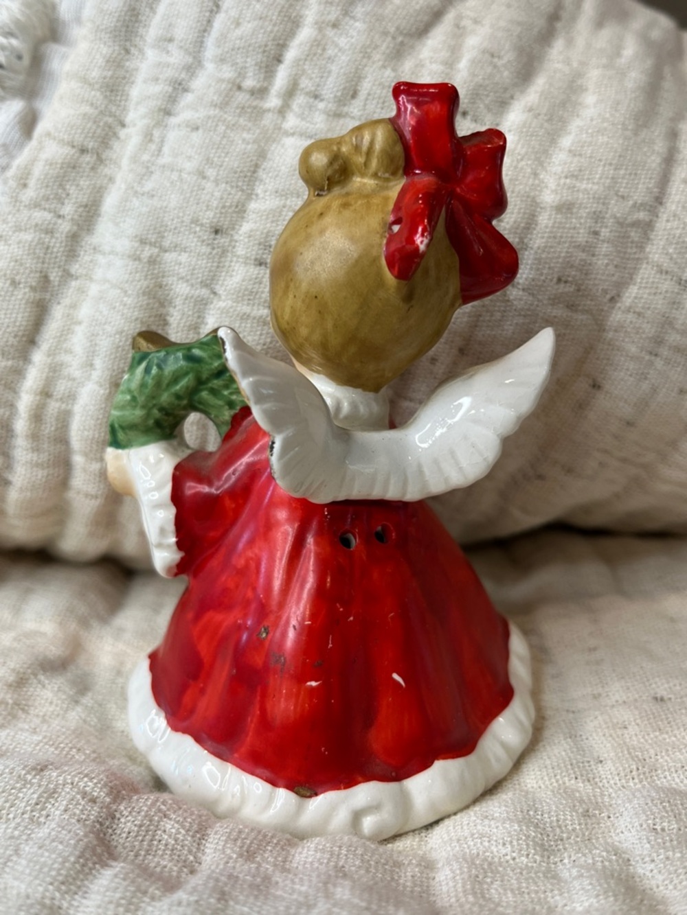 Vintage Josef Christmas
Angel Holding Holiday Wreath Ceramic *missing bell - Picture 3 of 12